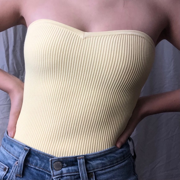Aritzia Tops - NWOT Aritzia / Babaton Yellow OLAF Tube Top
